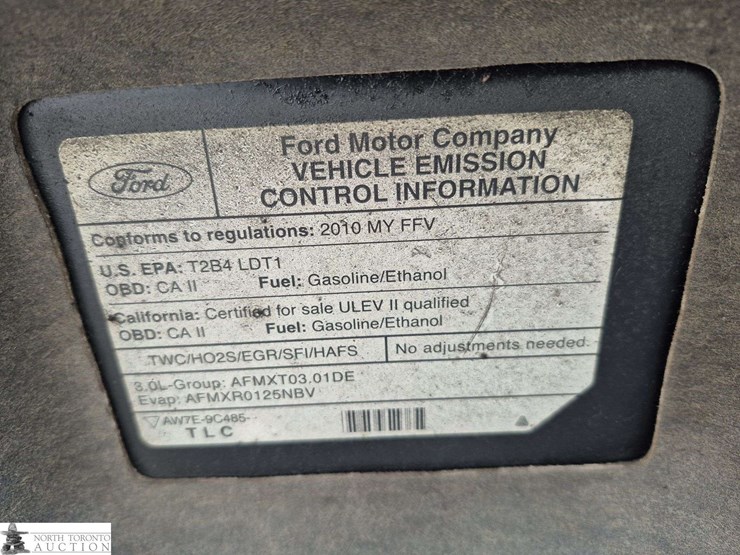 2010-ford-escape-image-18