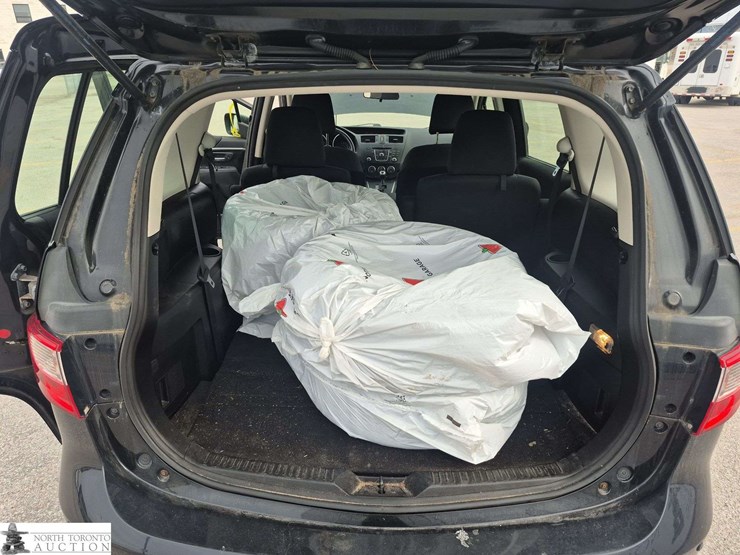 2014-mazda-mazda5-image-27