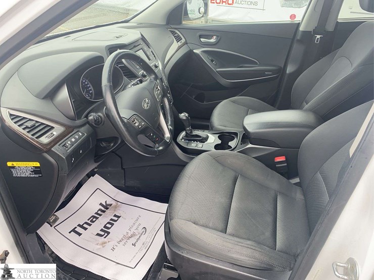 2017-hyundai-santa-fe-image-25