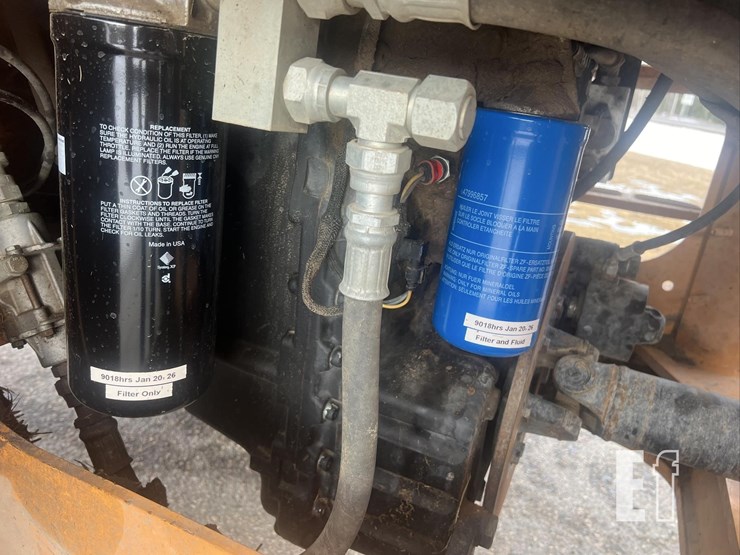 2014-case-521f-xr-image-4