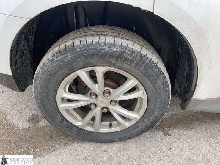 2017-chevrolet-equinox-image-21