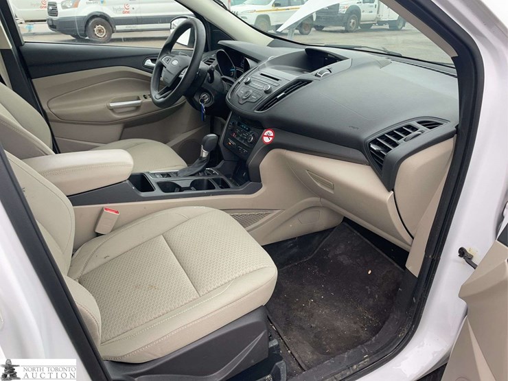 2017-ford-escape-image-19