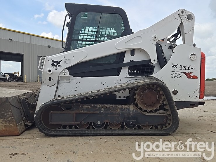 2021-bobcat-t740-image-9