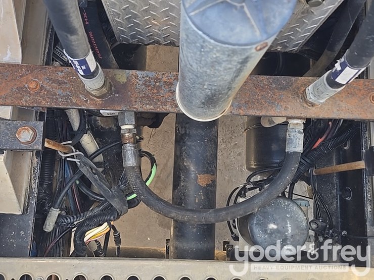 2014-kenworth-t880-image-60