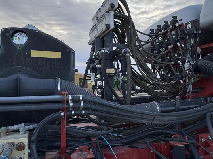 2012-case-ih-1250-image-9