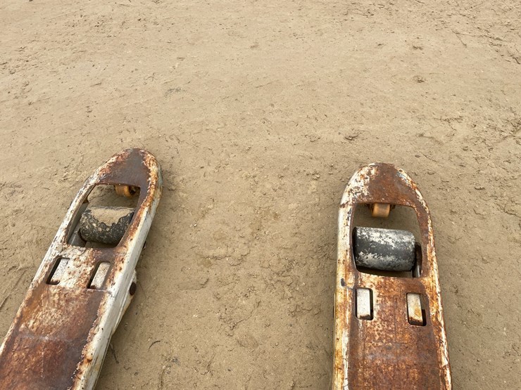 #3916-•-crown-5,000-lbs.-pallet-jack-image-9