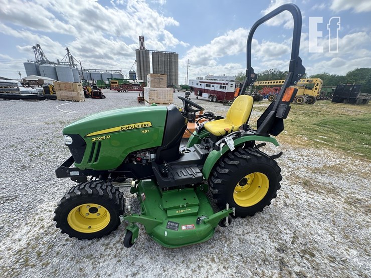 2025-john-deere-2025r-image-10
