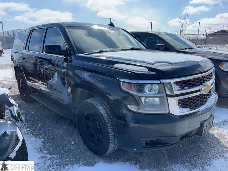 2017-chevrolet-tahoe-image-3