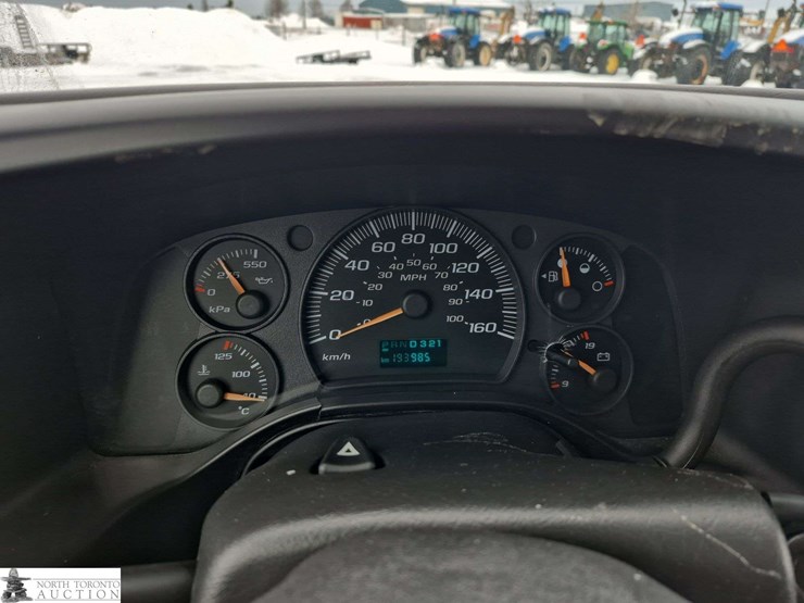 2005-gmc-1500-image-14