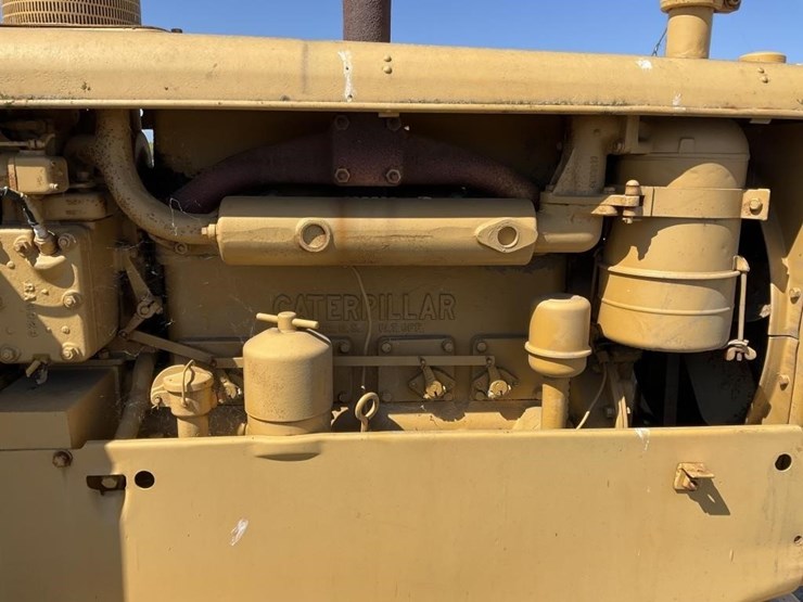 caterpillar-16-image-7