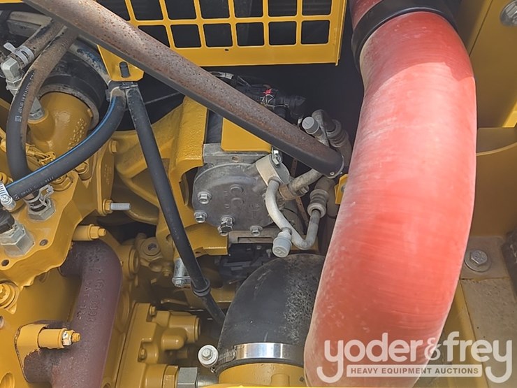 2019-caterpillar-336-image-57