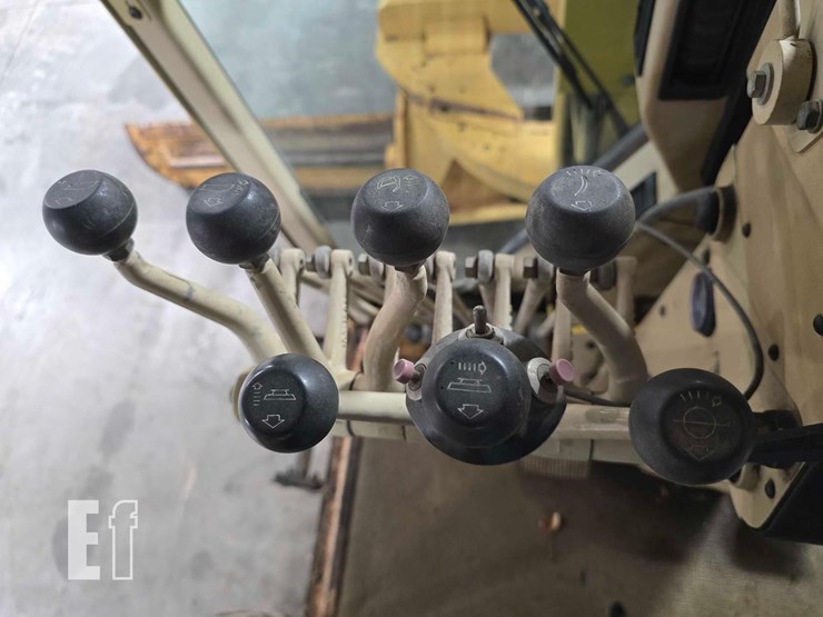 1997-caterpillar-143h-image-18