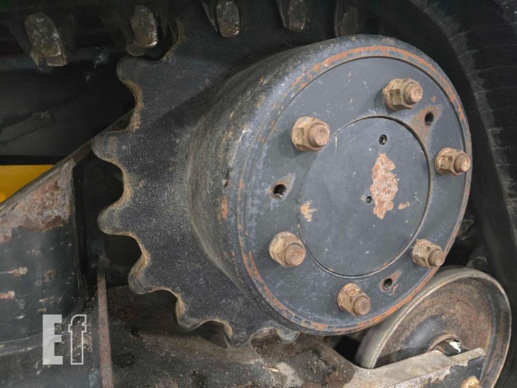 2021-jcb-3ts-8t-image-23