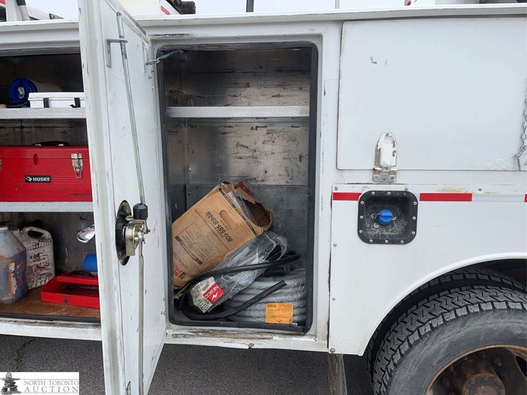 2011-ford-f550-image-19