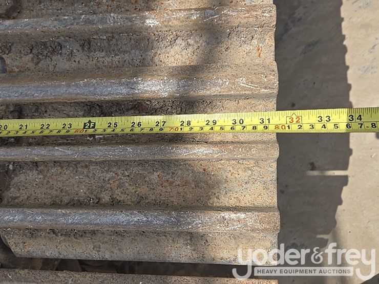 2017-deere-210g-lc-image-23