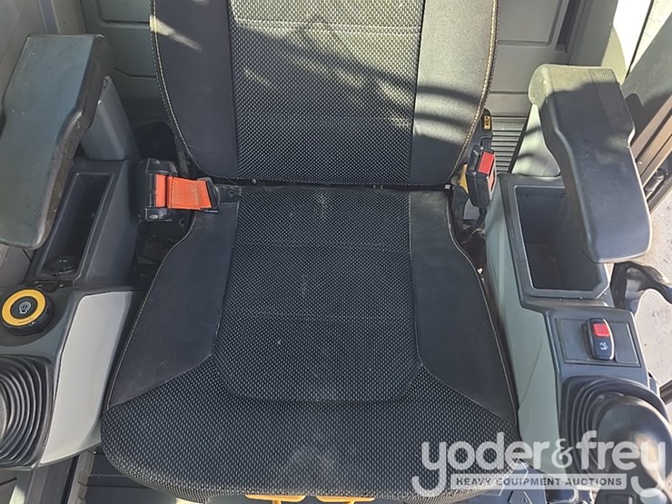 2019-caterpillar-336-image-90