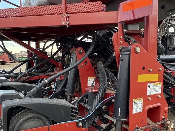 2012-case-ih-1250-image-31