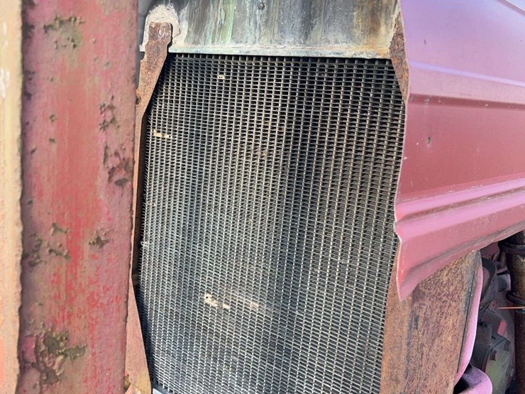 international-parts-tractor-image-10