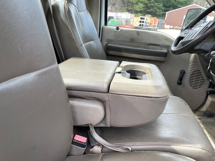 2008-ford-f550-image-43