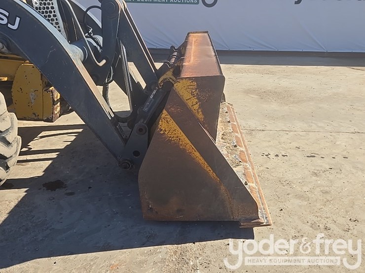 2010-deere-310sj-image-13