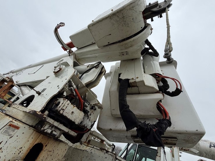 2004-international-durastar-4300-image-8