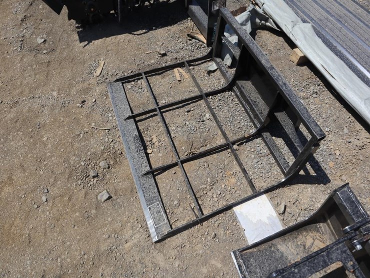 future-skids-steer-mini-land-leveler-image-4