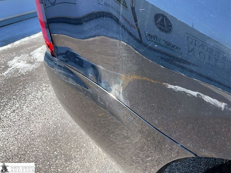 2017-chevrolet-tahoe-image-26