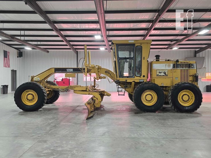 1995-caterpillar-120h-image-5