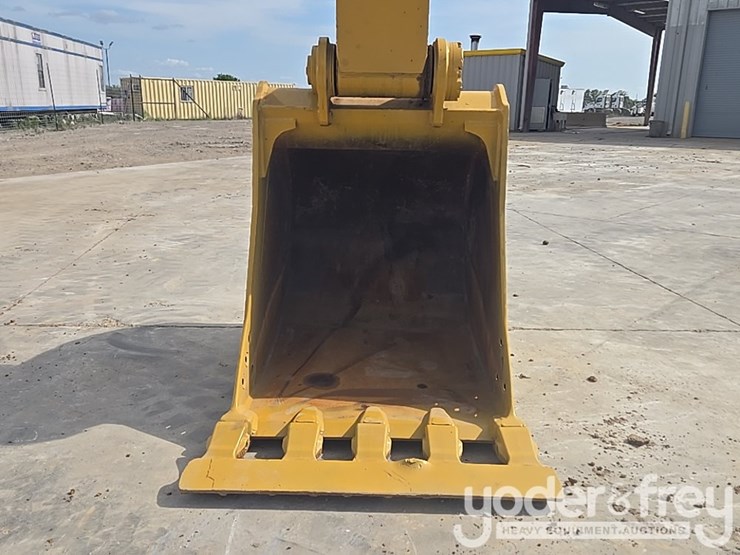 2017-caterpillar-336fl-image-28