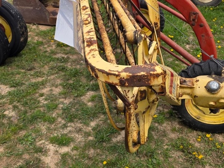 new-holland-258-image-9