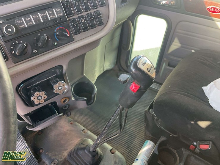 2012-peterbilt-386-image-17