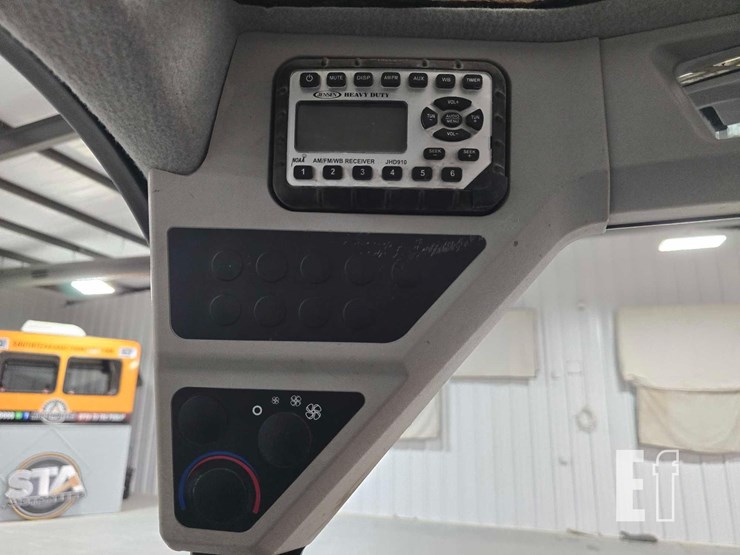 2020-jcb-3ts-8t-image-18