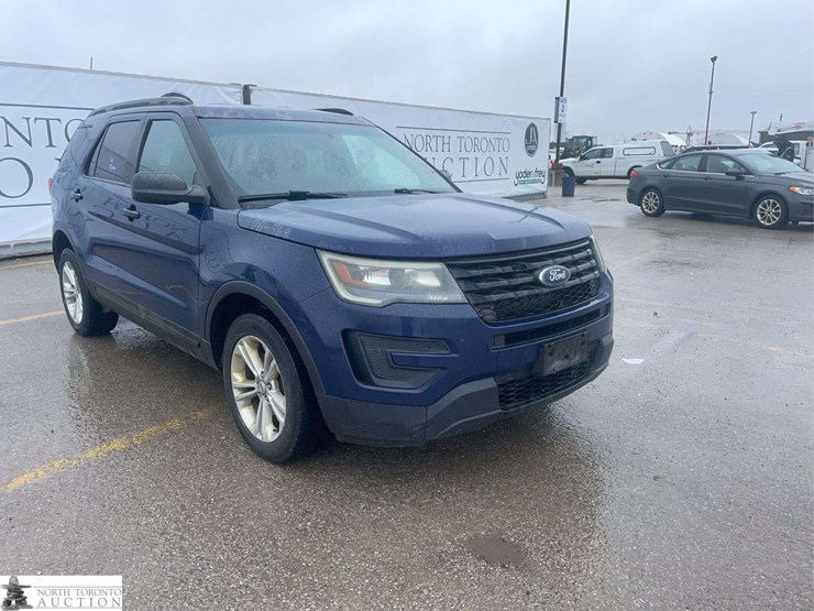 2016-ford-explorer-image-3