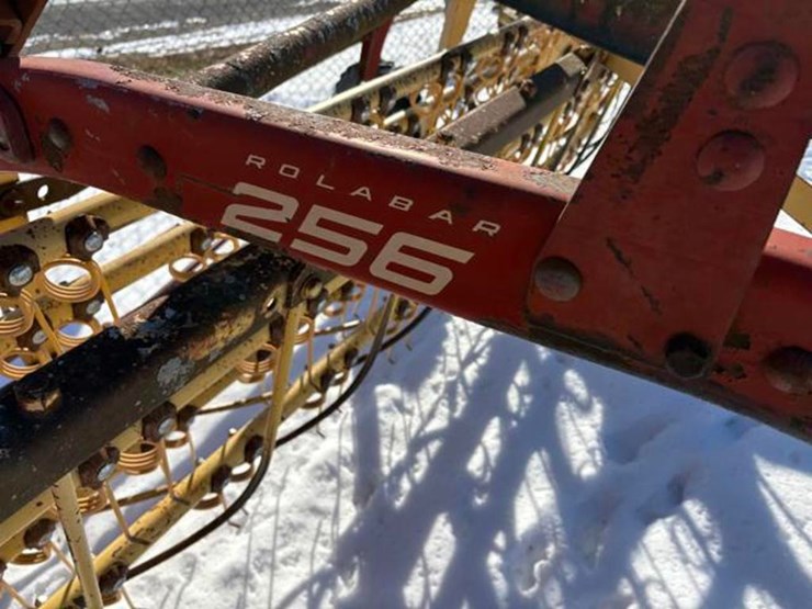 new-holland-256-image-4