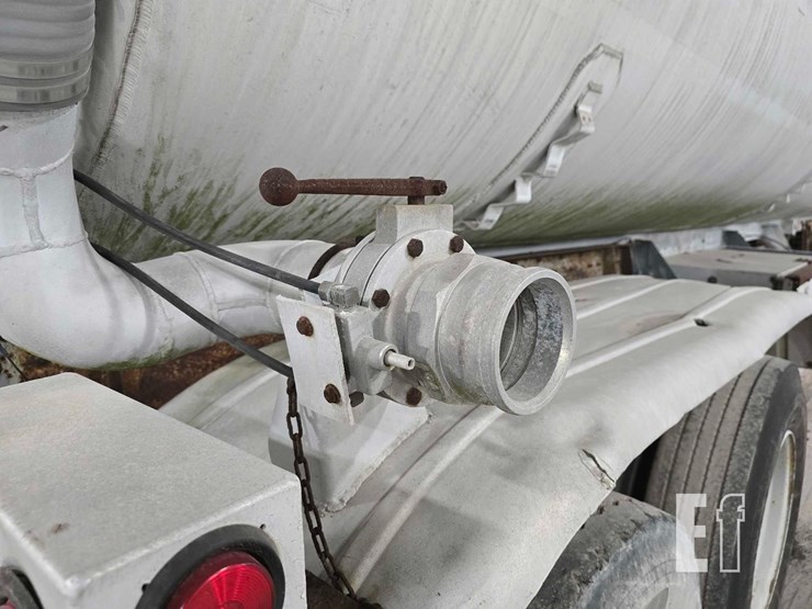 1974-trailmobile-tanker-image-9