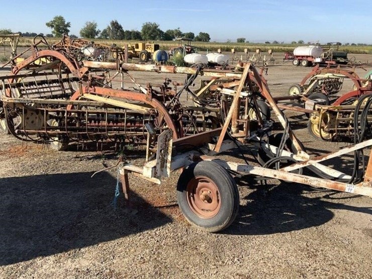 new-holland-260-image-1