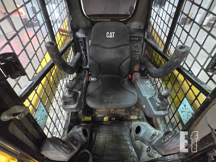 2023-caterpillar-259d3-image-13