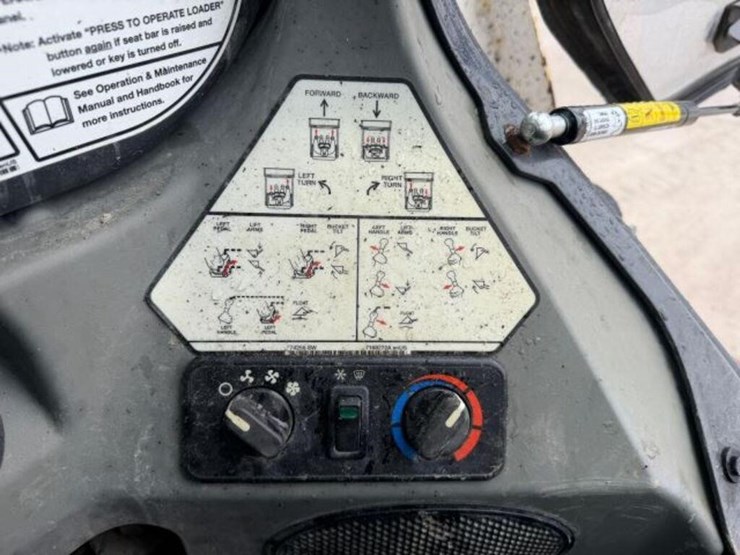 2016-bobcat-t750-image-10