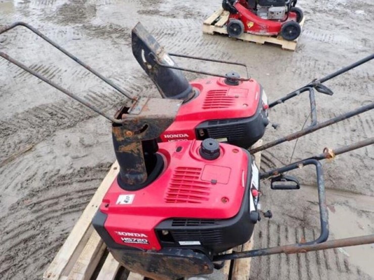 qty-of-(2)-honda-hs720-20-in.-snowblowers-image-7