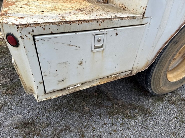 #31721-•-1989-mack-r690t-single-axle-fuel-truck-image-33