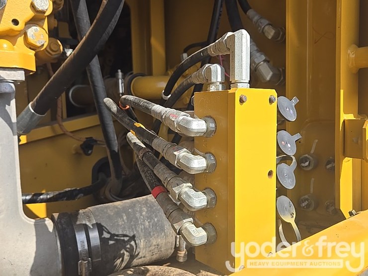 2017-caterpillar-336fl-image-57