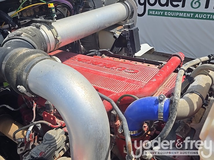 2014-kenworth-t880-image-105