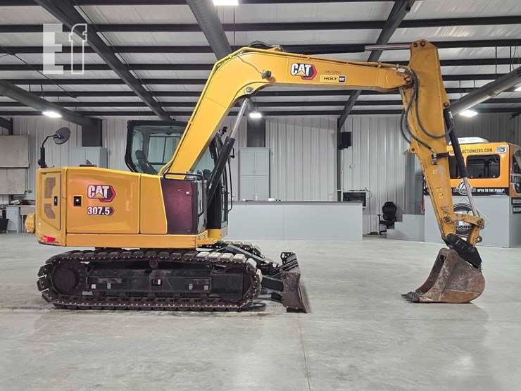 2022-caterpillar-307.5-image-6