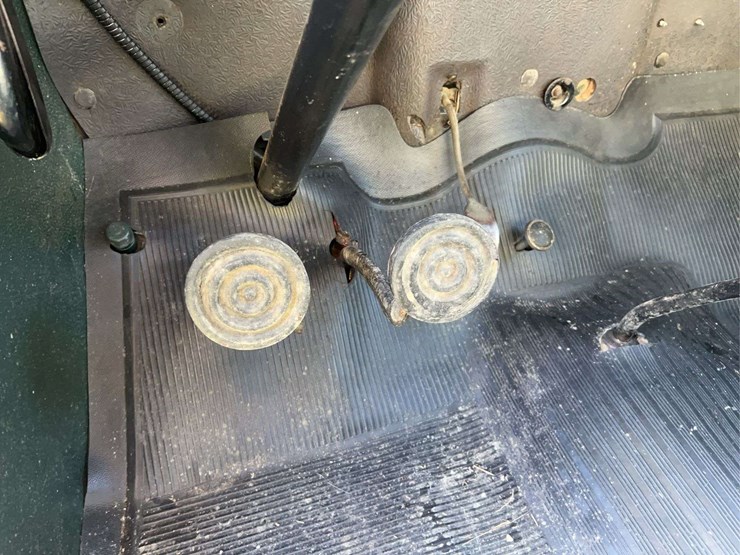 1946-ford-pickup-image-54