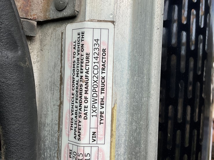 2012-peterbilt-388-image-9