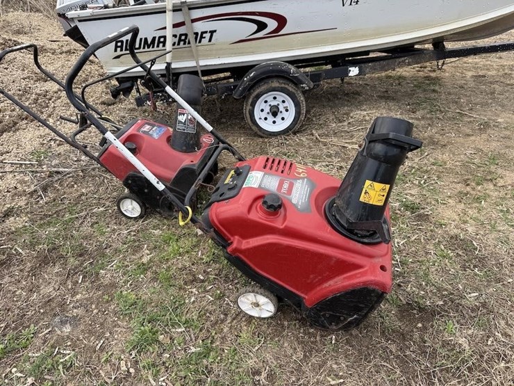 toro-snow-blower-image-1