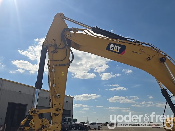 2019-caterpillar-336-image-31
