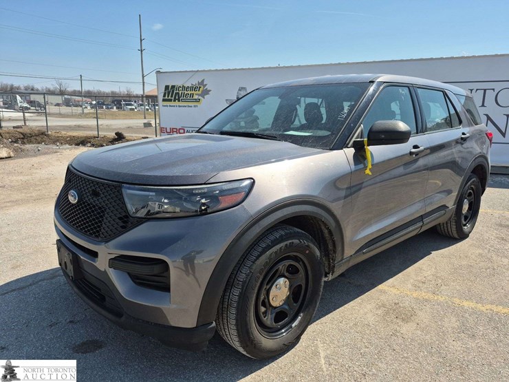 2020-ford-explorer-image-1