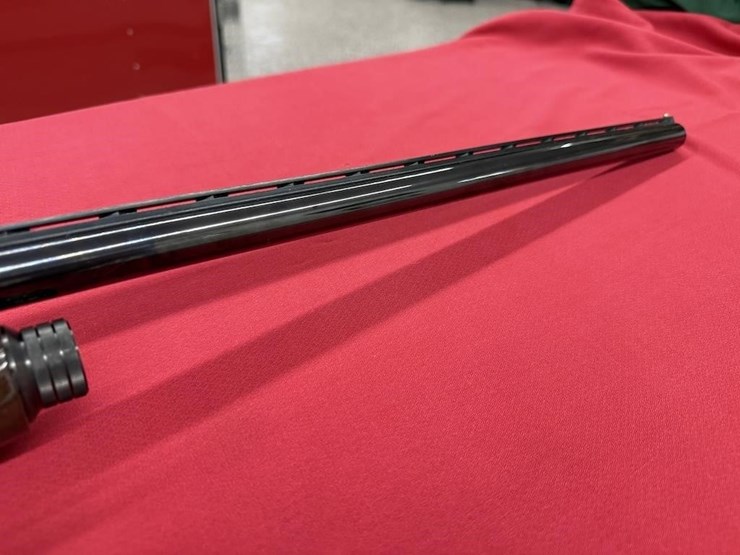 browning-light-twelve-12-gauge-shotgun-image-3