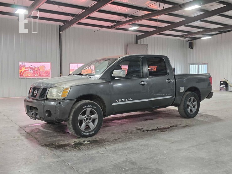 2006-nissan-titan-image-1
